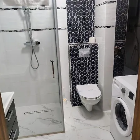 Enklawa Przy Plazy - Szklane * מיילנו