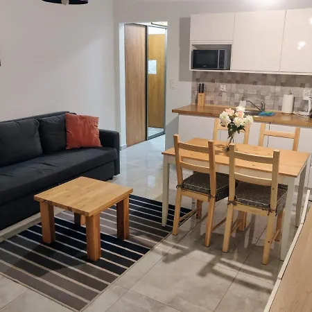 Enklawa Przy Plazy - Szklane דירה מיילנו